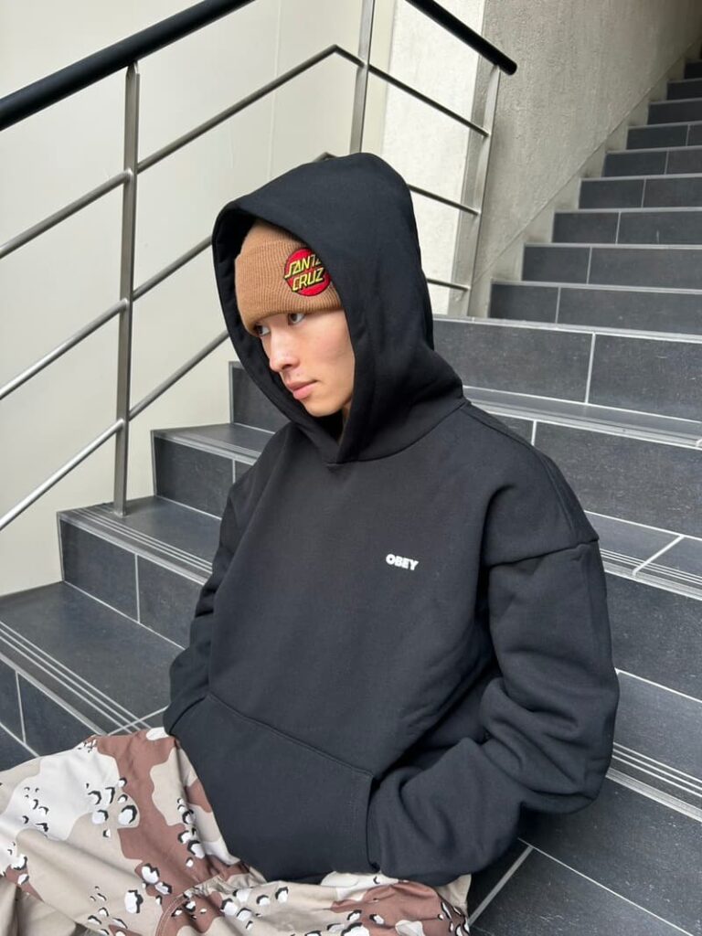 オベイのパーカー