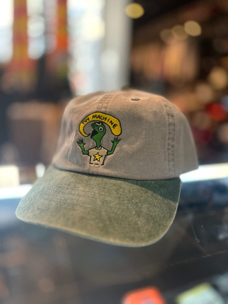 トイマシーンのキャップ