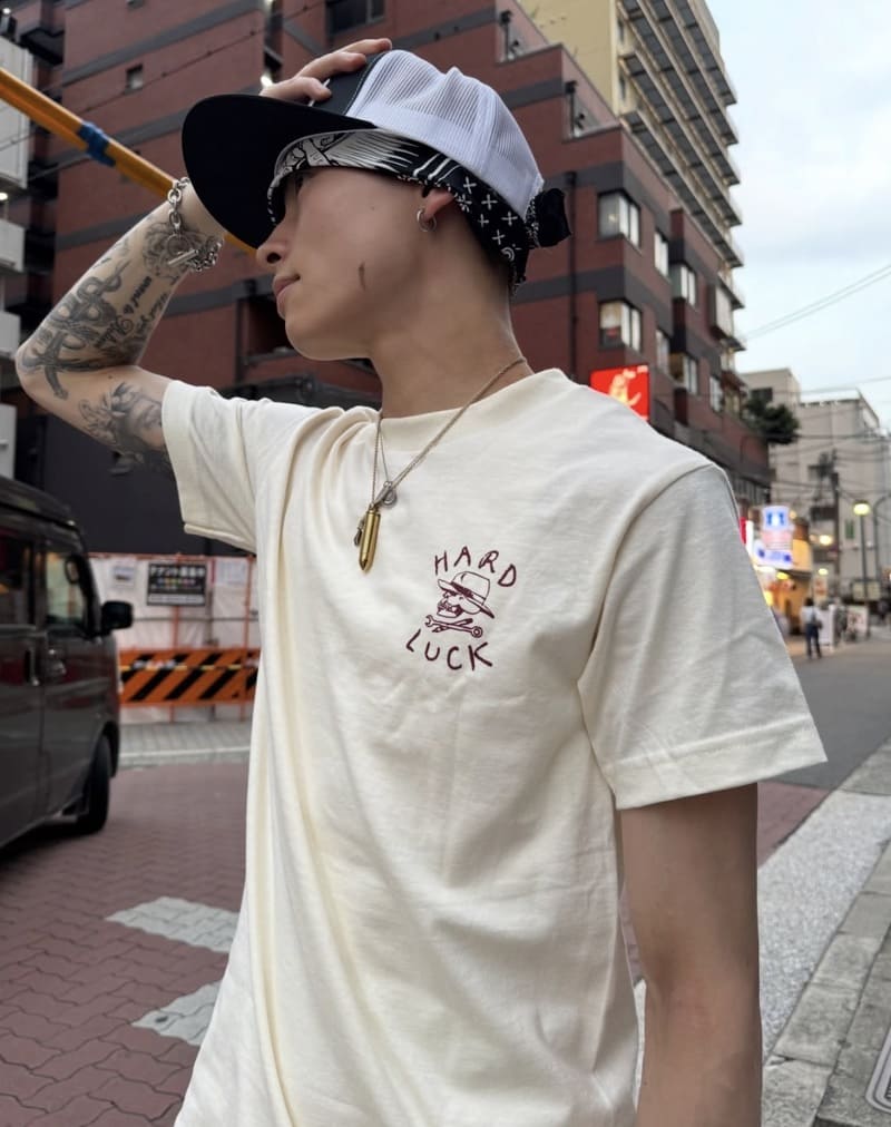ハードラックのTシャツ